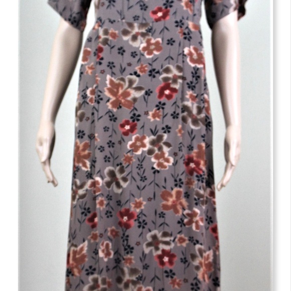 Maxi - Picture 3 of 7